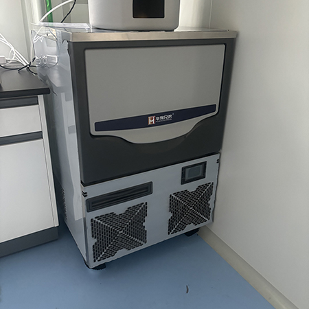 100公斤雪花颗粒制冰机交付郑州健康学院基础医学部分子中心实验室